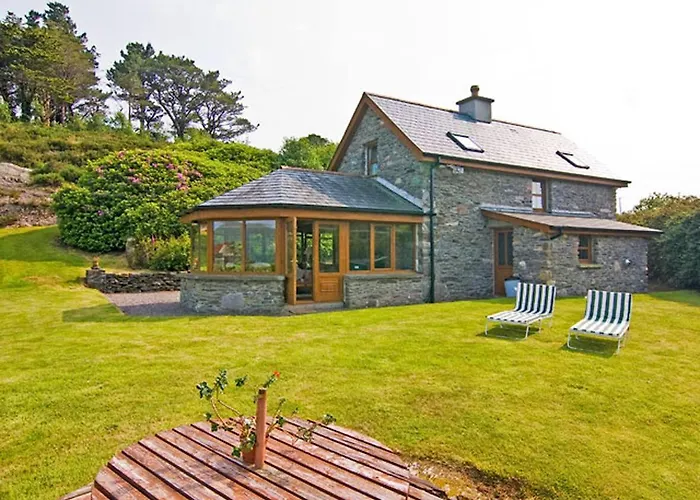 Pate's * Glengarriff